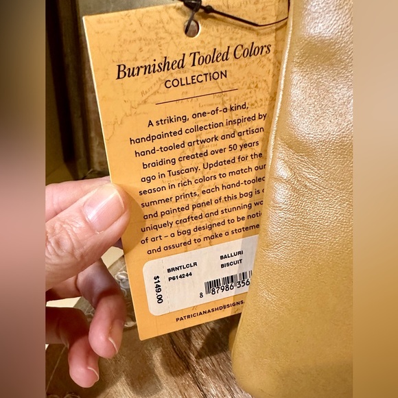 NWT Patricia Nash “Balluri” Medium Crossbody in Biscuit w/ extra shoulder strap. - Picture 4 of 16